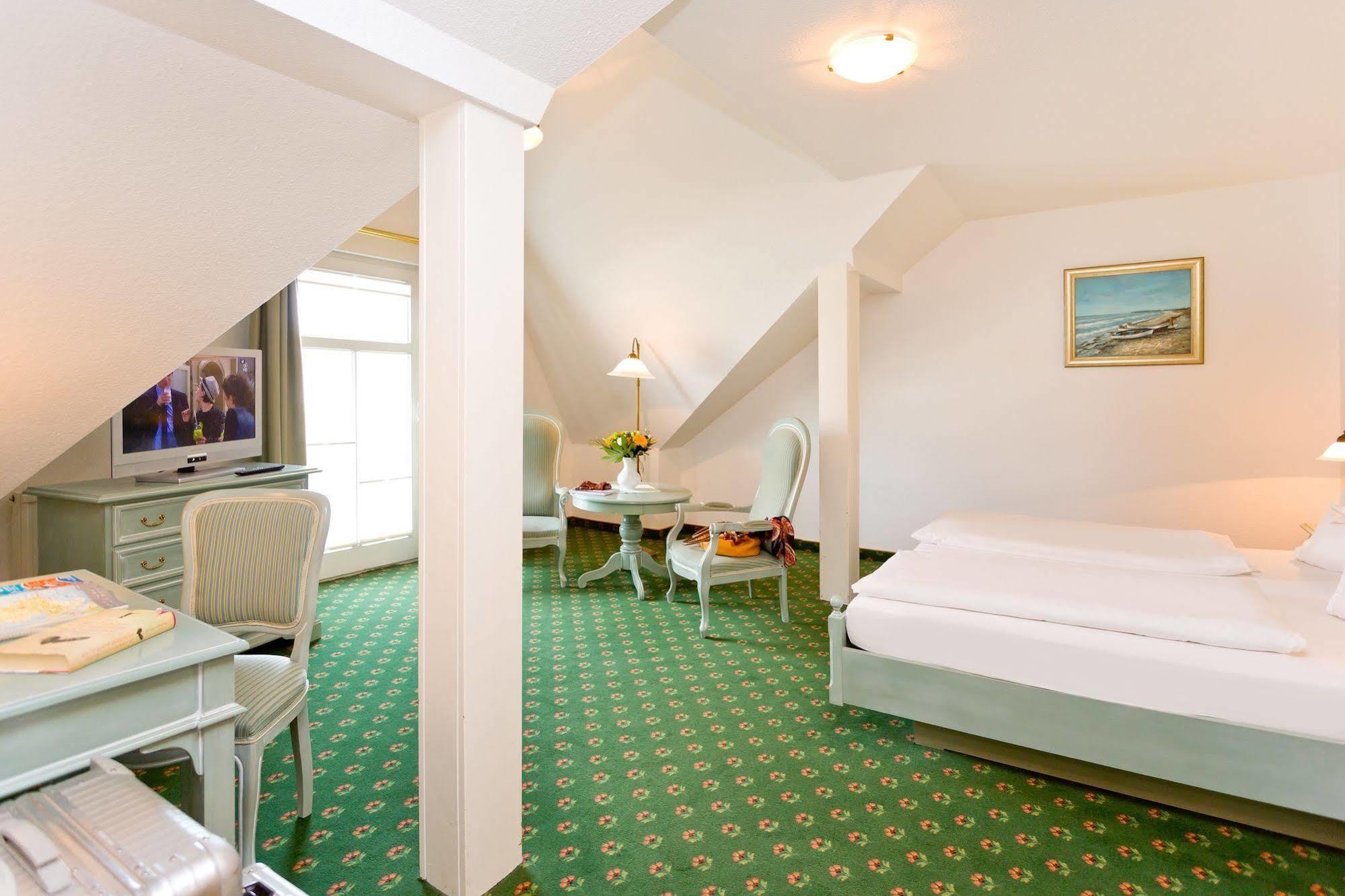 Hotel Villa Neander Binz Extérieur photo