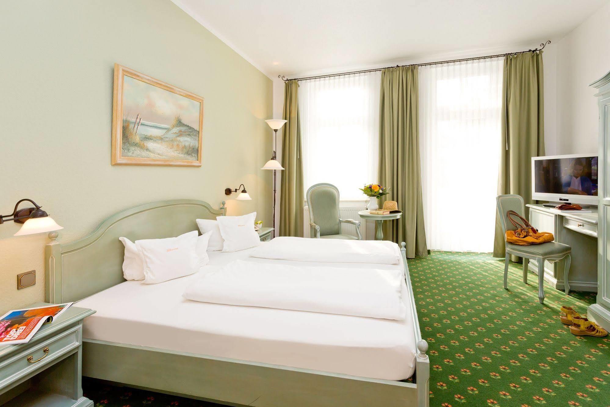 Hotel Villa Neander Binz Extérieur photo