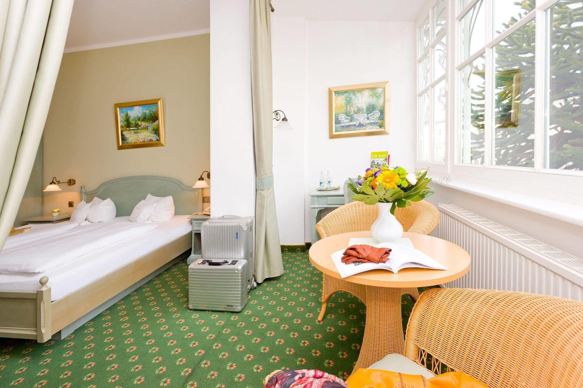 Hotel Villa Neander Binz Extérieur photo